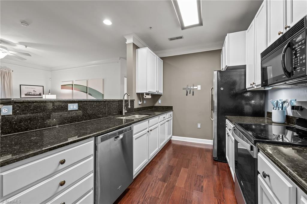 108 Sunset Circle, Unit 203 Greensboro, NC 27408 - Photo 7 of 38