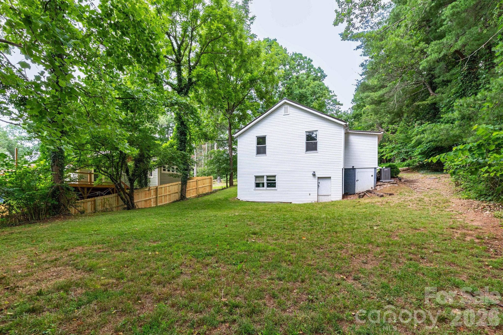129 Shelburne Road Asheville, NC 28806 - Photo 21 of 26