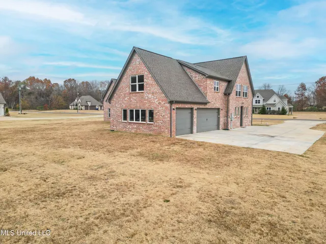 $570,000 | 4121 Jenny Lane, Hernando, MS 38632