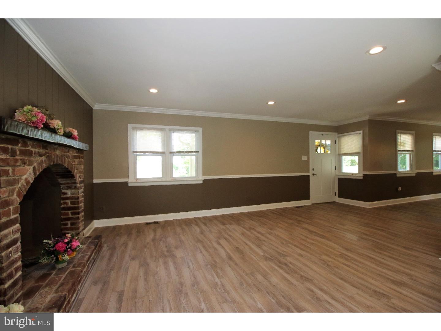 306 3rd Avenue Lindenwold, NJ 08021 - Photo 4 of 25 Gallery Image 4