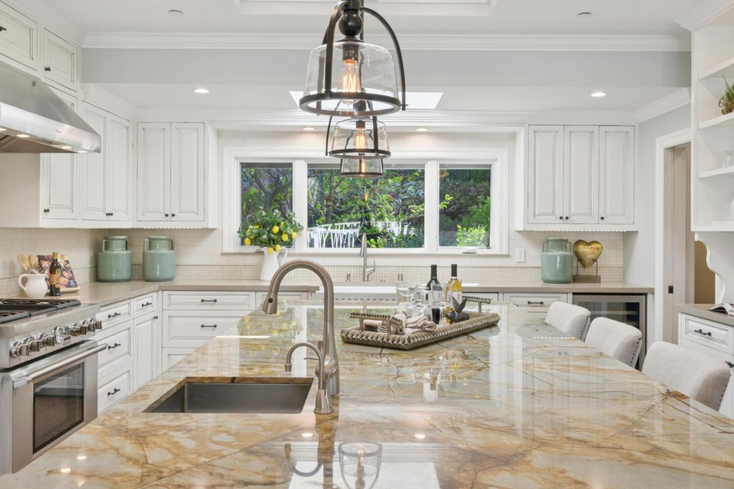 520 Darrell Road Hillsborough, CA 94010 - Photo 12 of 104