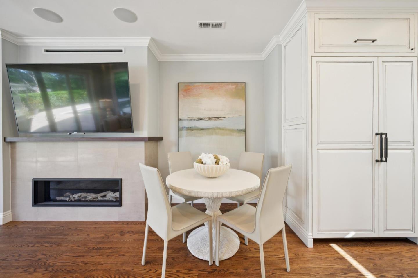 520 Darrell Road Hillsborough, CA 94010 - Photo 18 of 104