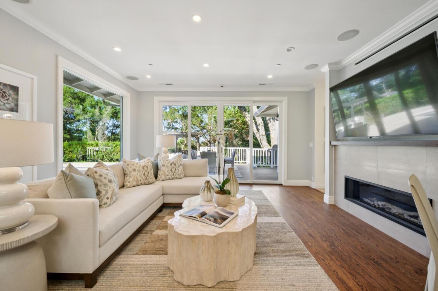 520 Darrell Road Hillsborough, CA 94010 - Photo 20 of 104