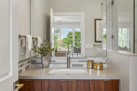 $6,895,000 | 520 Darrell Road, Hillsborough, CA 94010