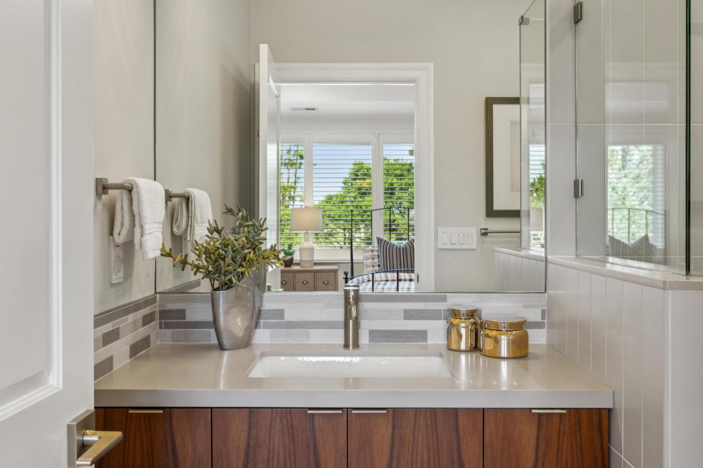 520 Darrell Road Hillsborough, CA 94010 - Photo 45 of 104