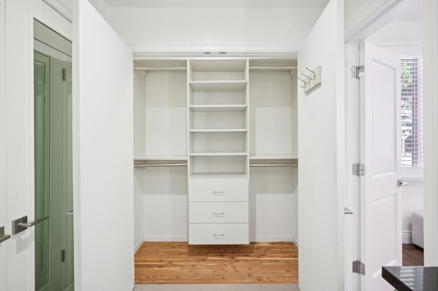 520 Darrell Road Hillsborough, CA 94010 - Photo 48 of 104