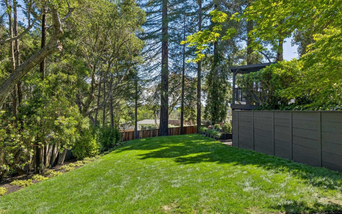 520 Darrell Road Hillsborough, CA 94010 - Photo 5 of 7