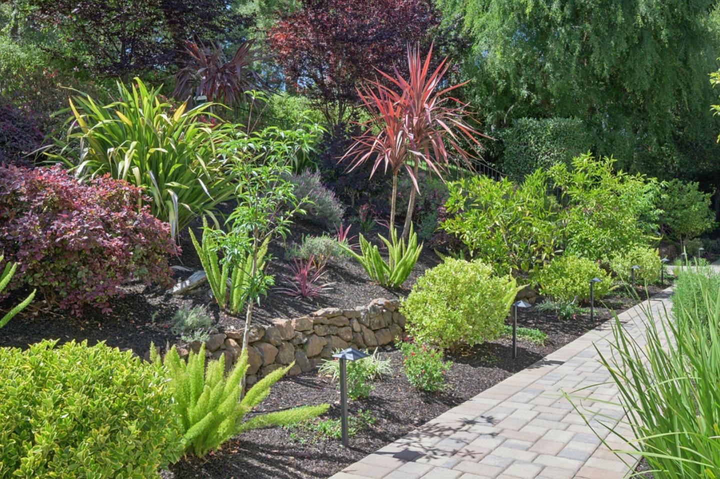 520 Darrell Road Hillsborough, CA 94010 - Photo 61 of 104