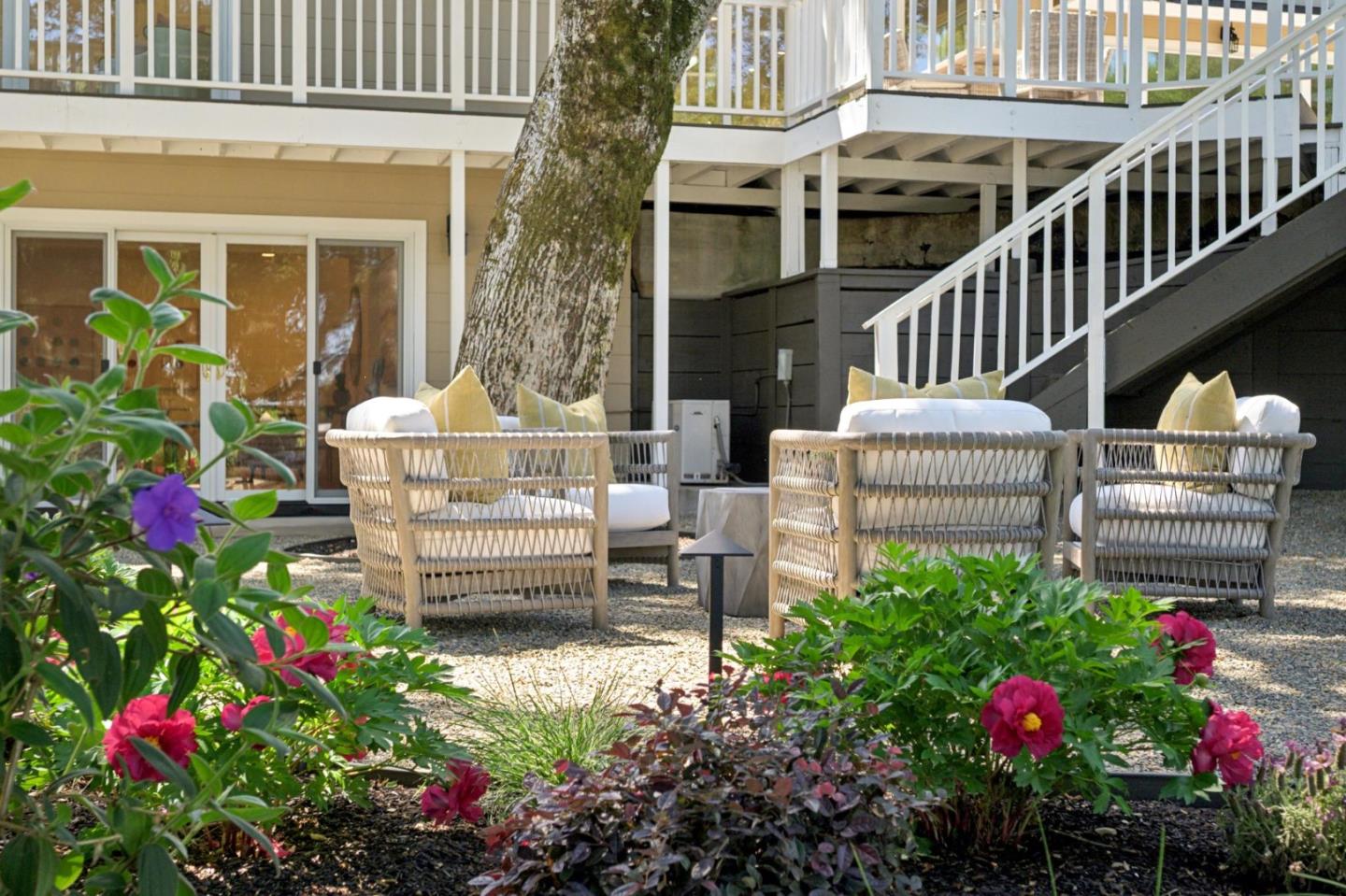 520 Darrell Road Hillsborough, CA 94010 - Photo 69 of 104