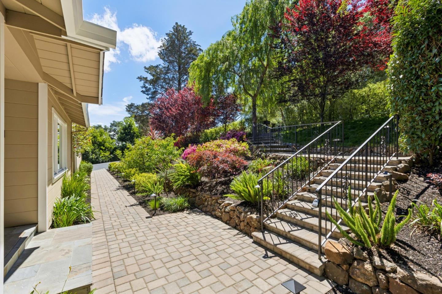 520 Darrell Road Hillsborough, CA 94010 - Photo 7 of 7