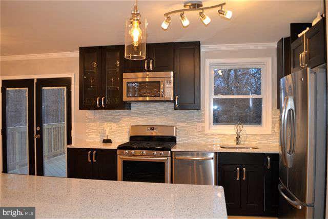 12800 Livingston Road Fort Washington, MD 20744 - Photo 10 of 29 Kitchen