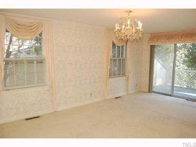 1428 10th Avenue Raleigh, NC 27607 - Photo 7 of 10 a view of an empty room with a window