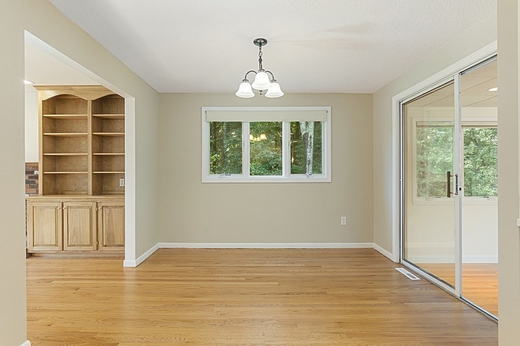 51 Redgate Road Tewksbury, MA 01876 - Photo 8 of 21 Gallery Image 8