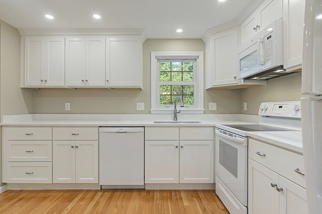 51 Redgate Road Tewksbury, MA 01876 - Photo 10 of 21 Gallery Image 10