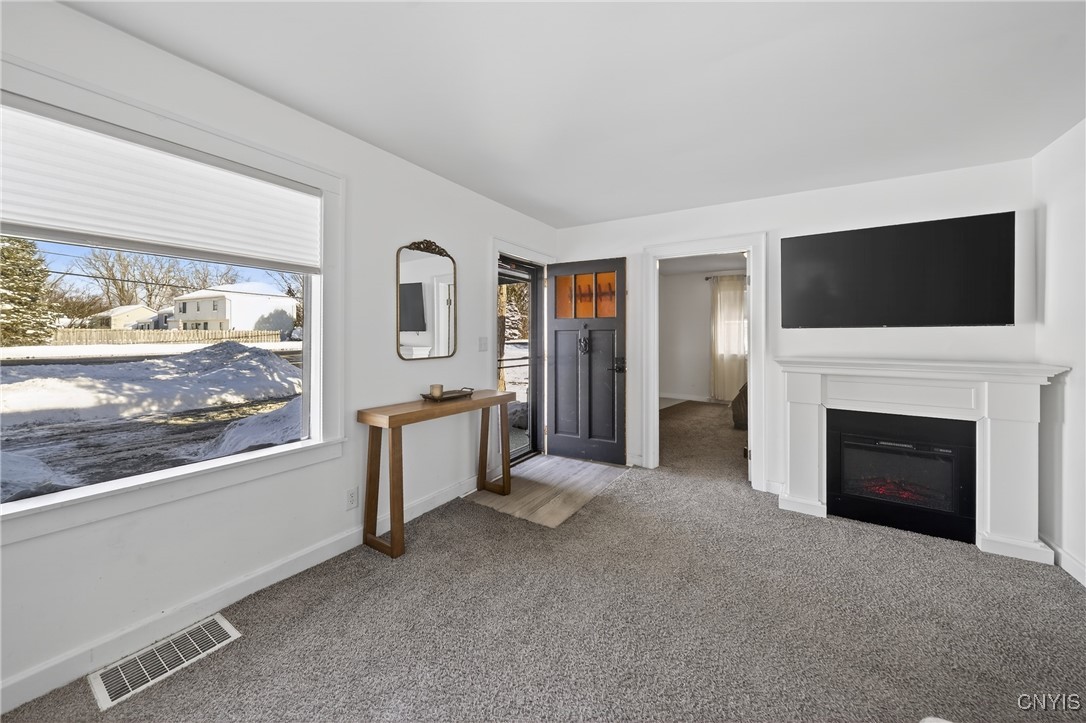 1315 Cold Springs Road Salina, NY 13090 - Photo 5 of 46 Step inside your new home and relax - all of the w