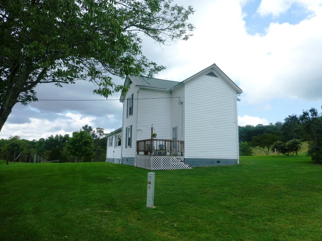 2600 Flat Mountain Road Alderson, WV 24910 - Photo 20 of 37 Gallery Image 20