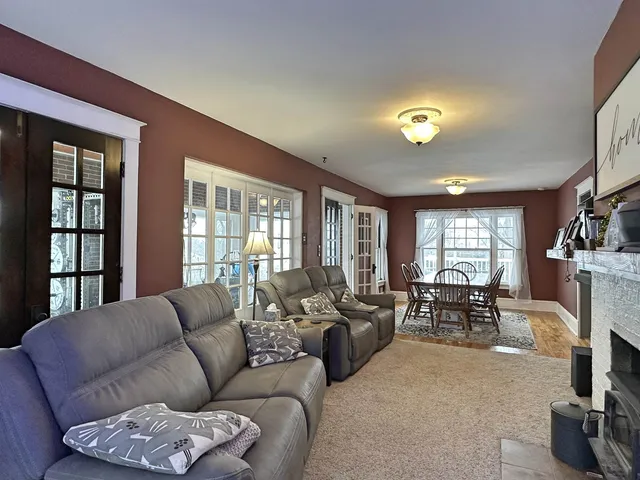 $400,000 | 326 South Wisconsin Street, Janesville, WI 53545