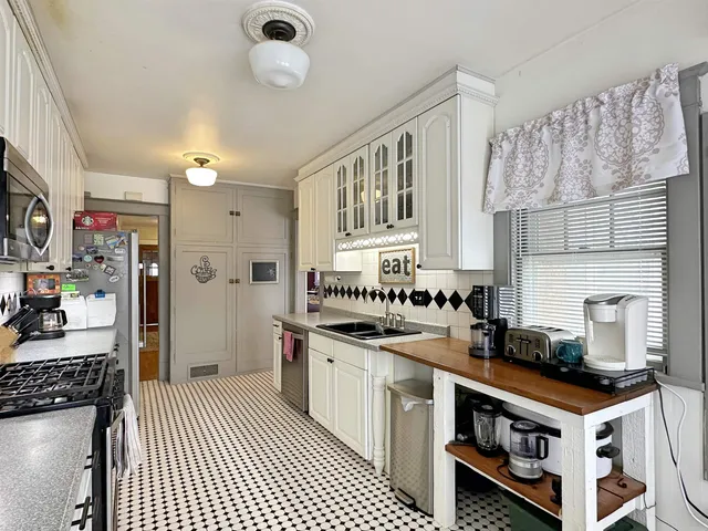 $400,000 | 326 South Wisconsin Street, Janesville, WI 53545