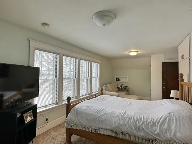 $400,000 | 326 South Wisconsin Street, Janesville, WI 53545