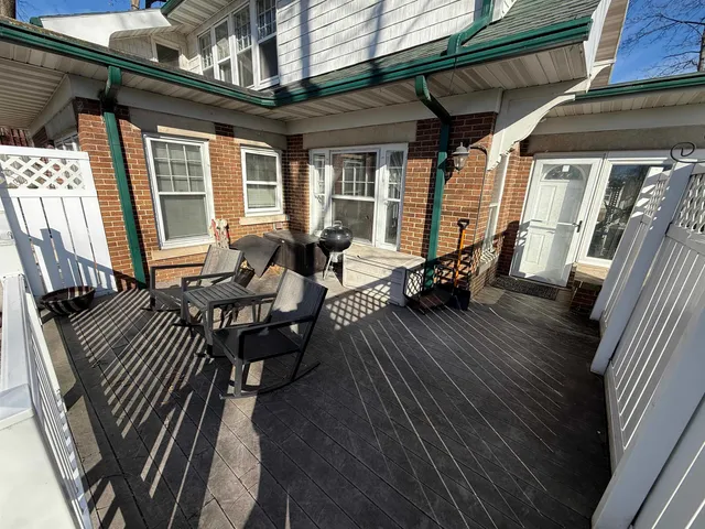 $400,000 | 326 South Wisconsin Street, Janesville, WI 53545