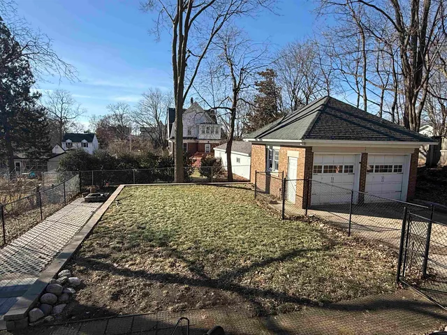 $400,000 | 326 South Wisconsin Street, Janesville, WI 53545