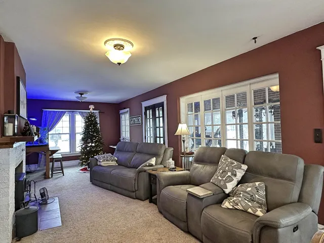 $400,000 | 326 South Wisconsin Street, Janesville, WI 53545