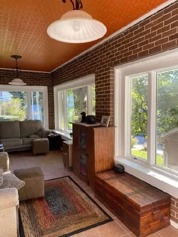 $400,000 | 326 South Wisconsin Street, Janesville, WI 53545