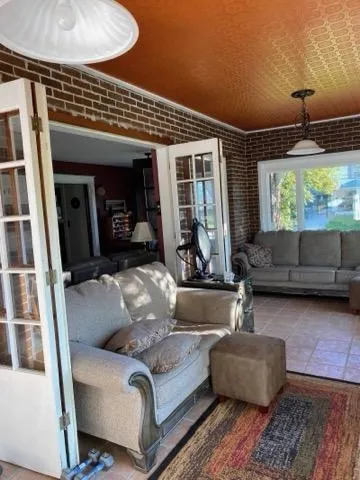 $400,000 | 326 South Wisconsin Street, Janesville, WI 53545