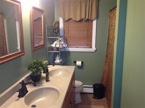 17 Meadowbrook Road Methuen, MA 01844 - Photo 12 of 22 Gallery Image 12