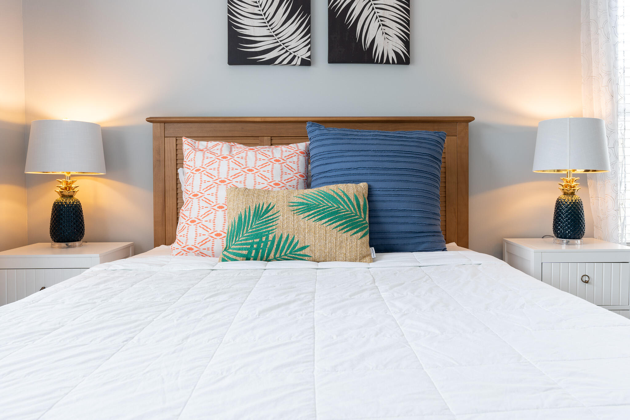 34 Heron's Watch Way, Unit 5205 Santa Rosa Beach, FL 32459 - Photo 16 of 50 a bedroom with a bed and a lamp