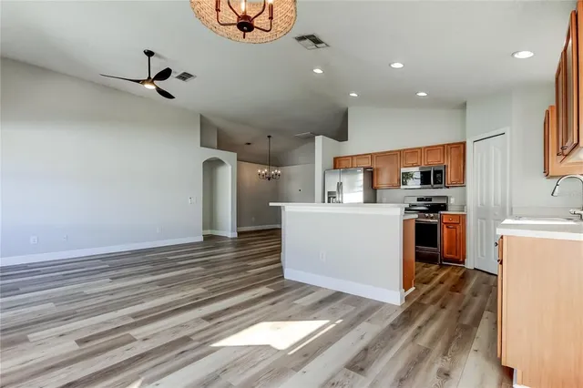 $2,650 | 13431 White Elk Loop, Tampa, FL 33626