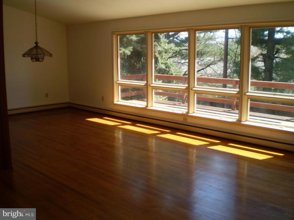 118 Springhouse Road Lancaster, PA 17603 - Photo 8 of 10 Gallery Image 8