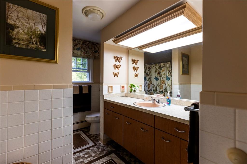 2137 North Forest Grove Road Coraopolis, PA 15108 - Photo 15 of 47 Gallery Image 15