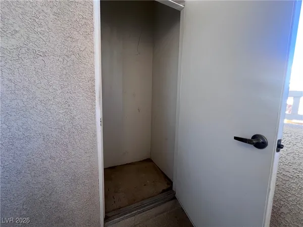 $1,520 | 5855 Valley Drive, Unit 2034, North Las Vegas, NV 89031