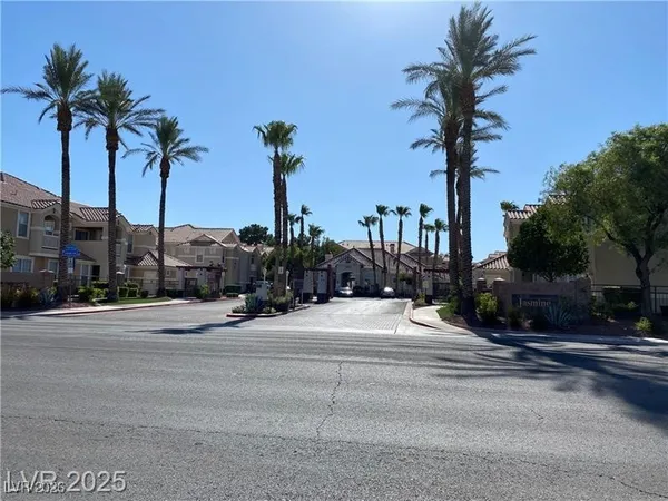 $1,520 | 5855 Valley Drive, Unit 2034, North Las Vegas, NV 89031