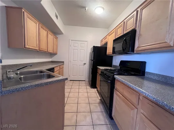 $1,520 | 5855 Valley Drive, Unit 2034, North Las Vegas, NV 89031