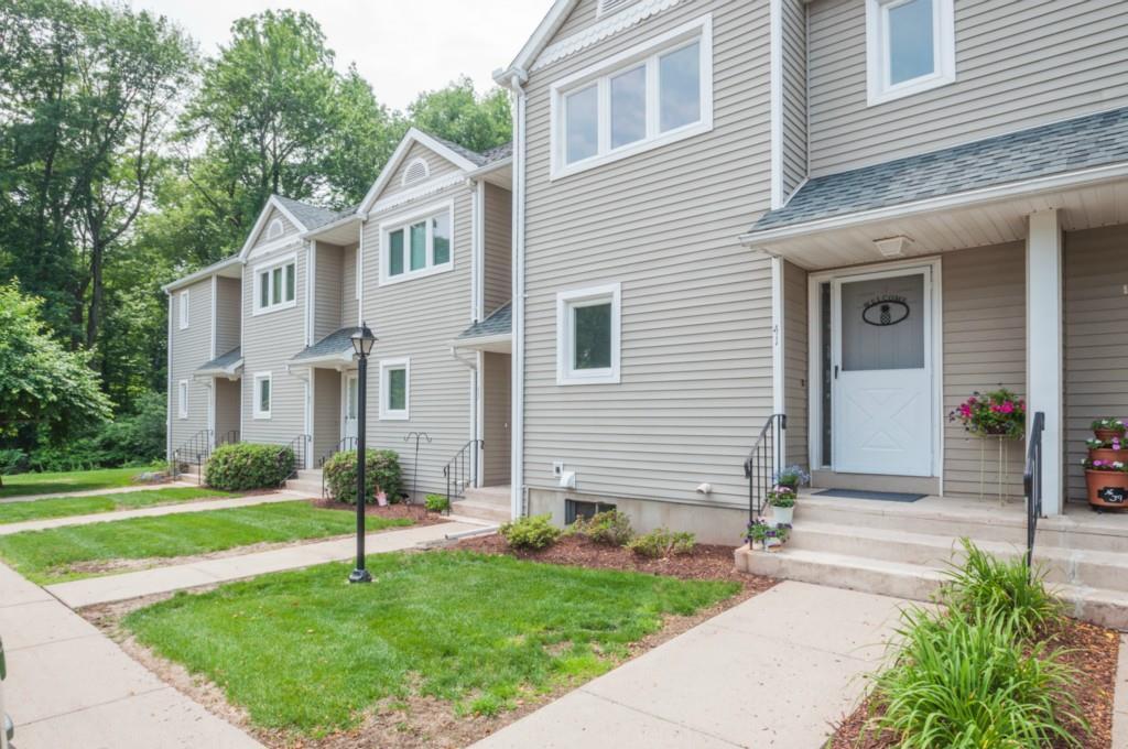 41 Oak Ridge Drive, Unit 41 Windsor Locks, CT 06096 - Photo 1 of 1