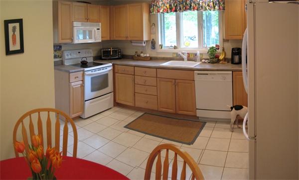 12 Peterson Road Natick, MA 01760 - Photo 4 of 24 Gallery Image 4