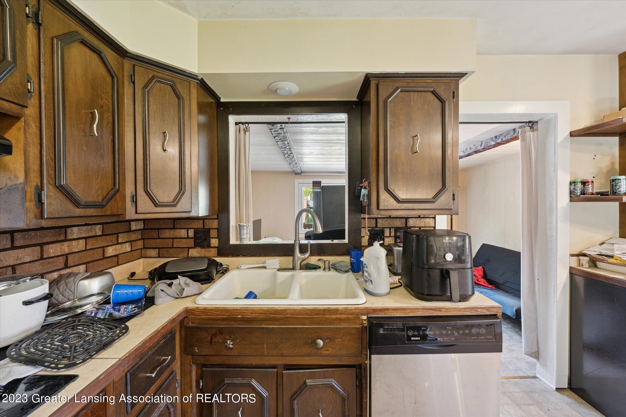 309-311 Renker Road Lansing, MI 48917 - Photo 17 of 42 20-309-311-Renker-Rd-Lansing-MI-48917-Wi