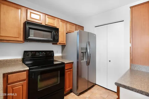$289,000 | 1880 East Morten Avenue, Unit 223, Phoenix, AZ 85020