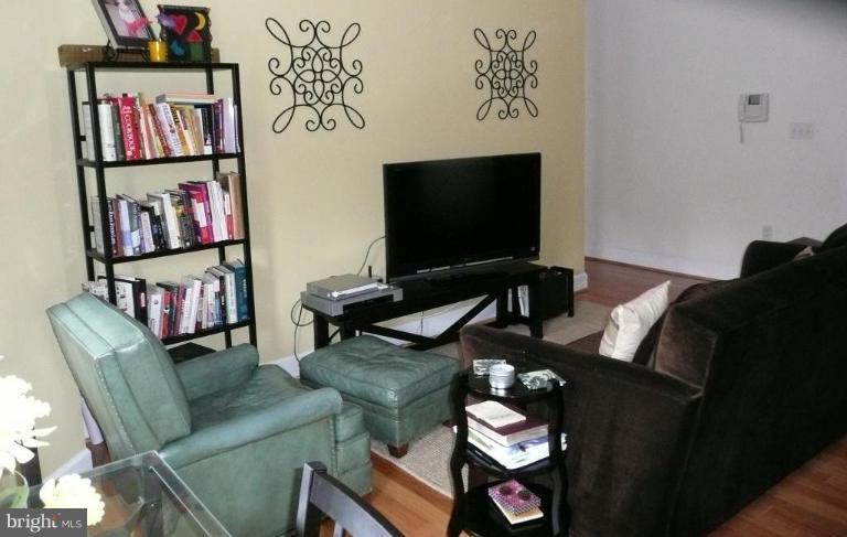 1418 W Street Northwest, Unit 506 Washington, DC 20009 - Photo 4 of 7 Living Room #2