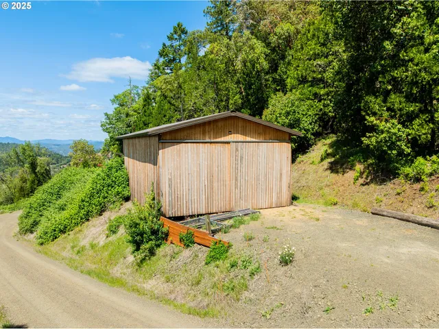 $150,000 | 1650 Gem Drive, Roseburg, OR 97471