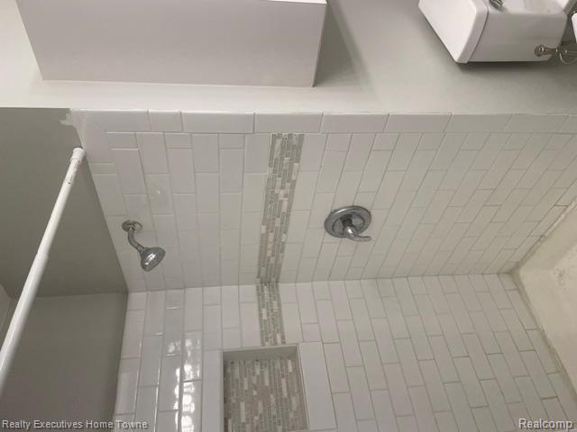 100 West Hickory Grove Road, Unit 7 Bloomfield Hills, MI 48304 - Photo 12 of 15