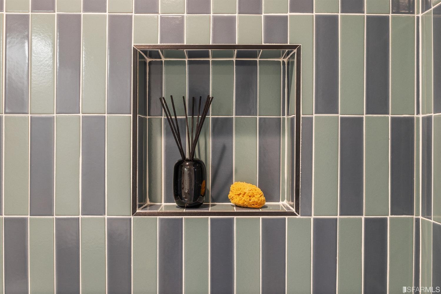 8 Joy Street San Francisco, CA 94110 - Photo 38 of 42 a view of a balcony