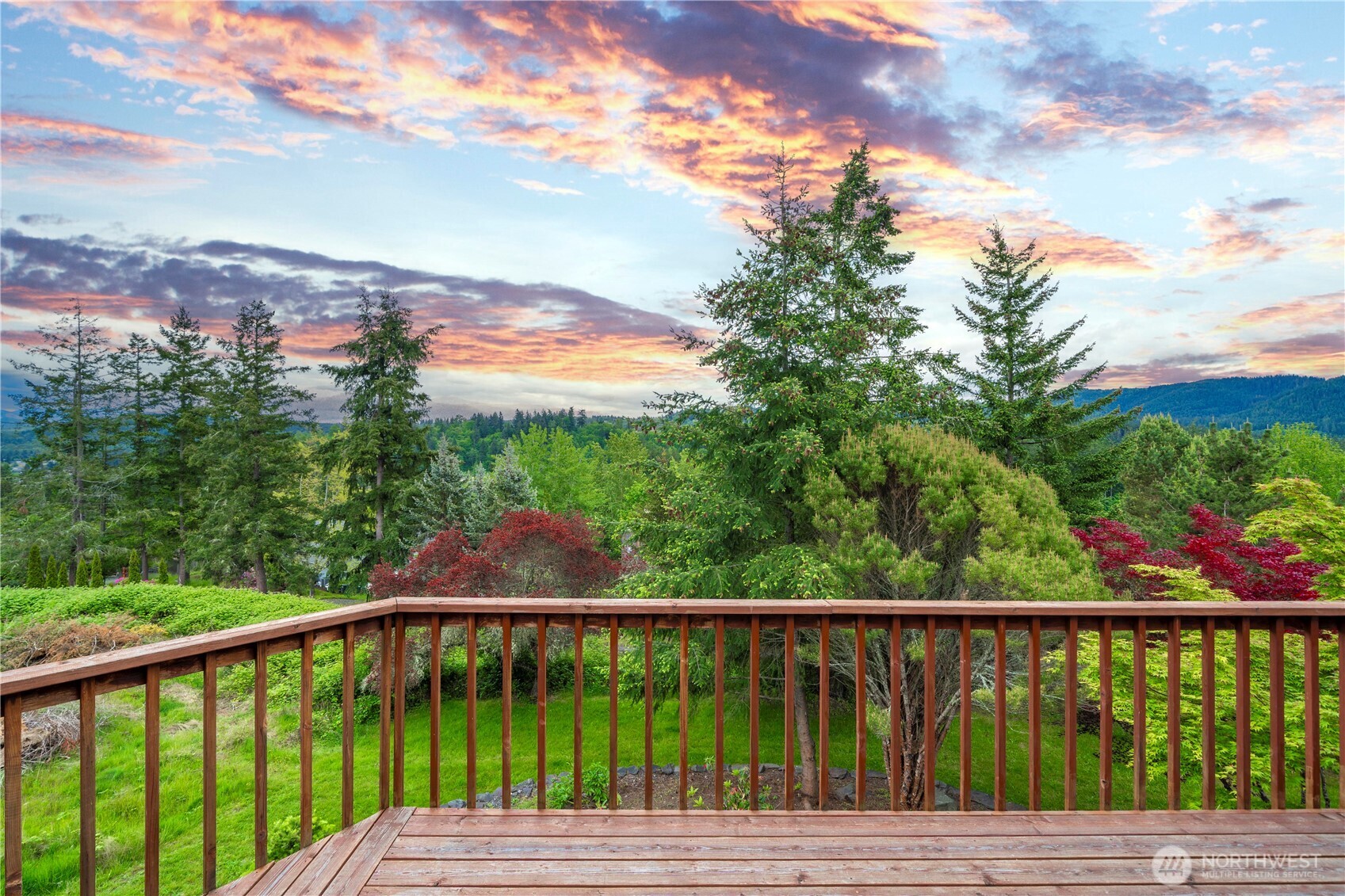 183 Dow Ridge Drive North Eatonville, WA 98328 - Photo 35 of 40 a view of balcony with wooden floor and fence