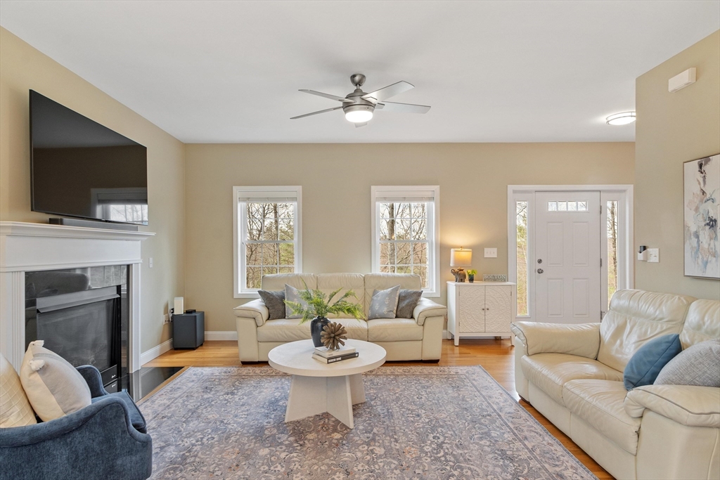 149 Long Hill Road Bolton, MA 01740 - Photo 6 of 37
