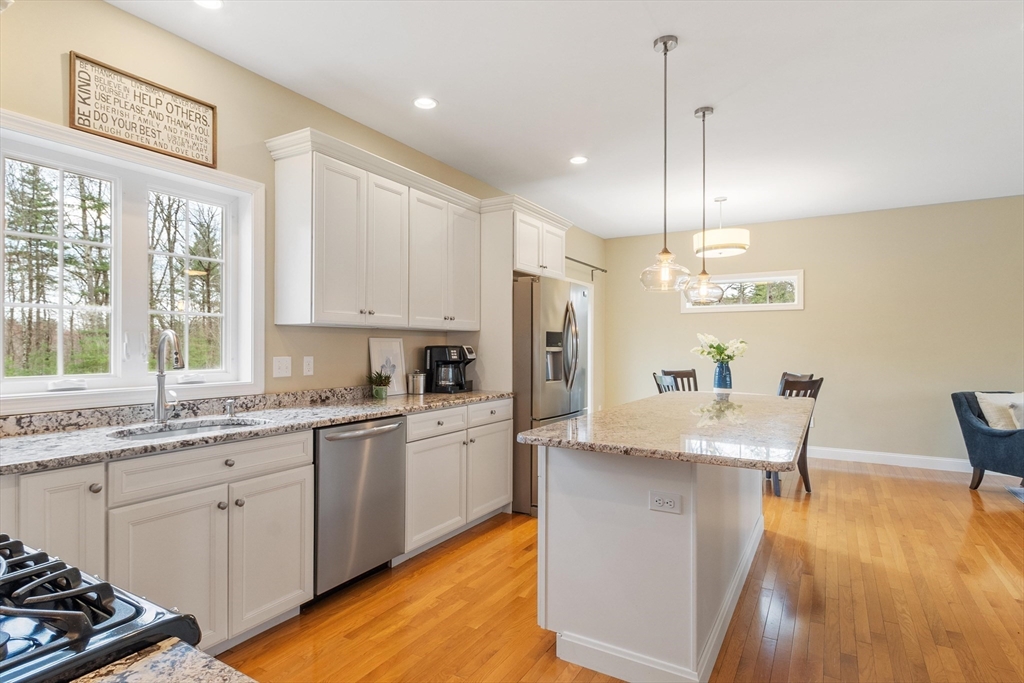 149 Long Hill Road Bolton, MA 01740 - Photo 10 of 37