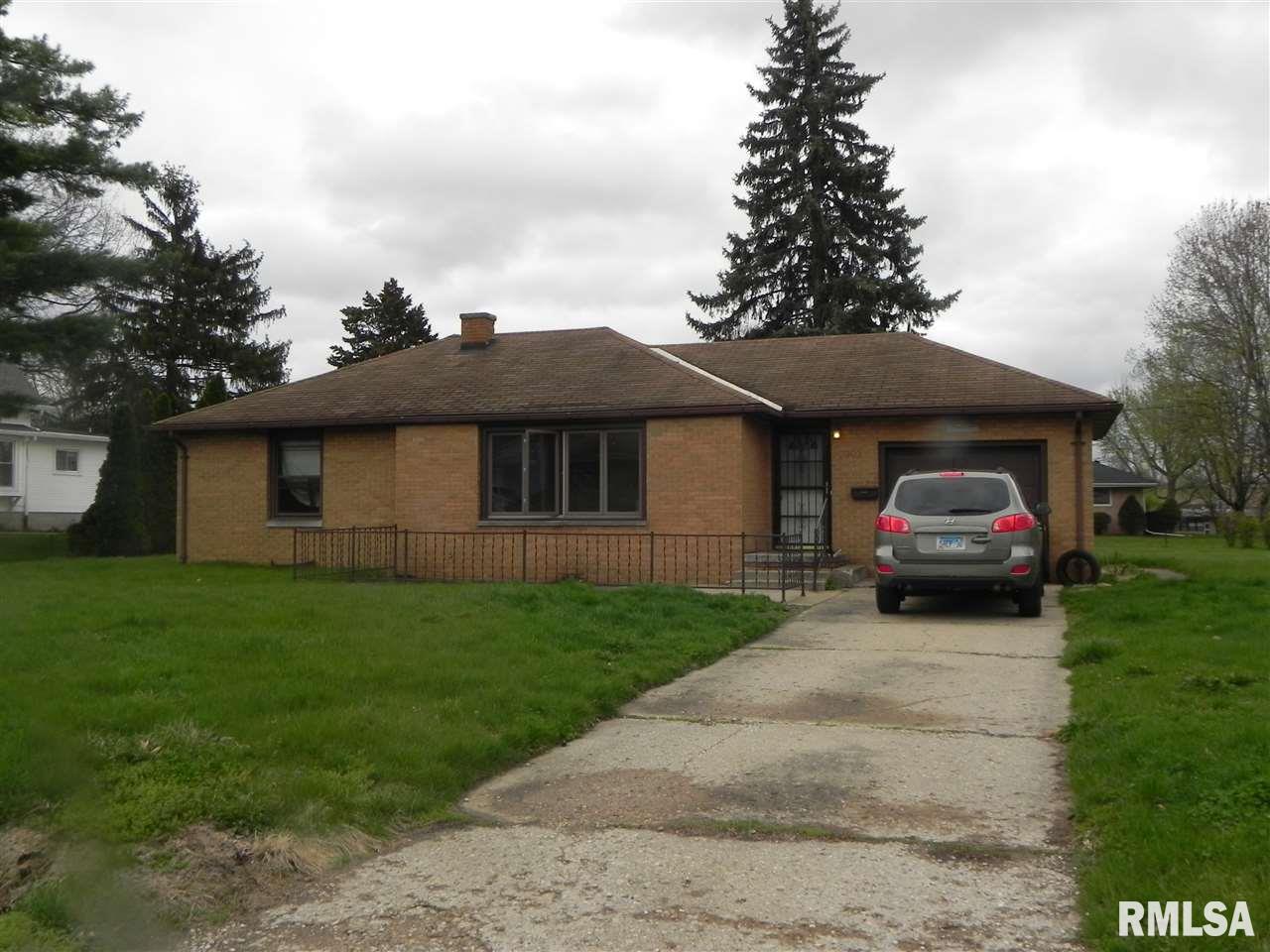 1300 Sheridan Road Pekin, IL 61554 - Photo 1 of 1