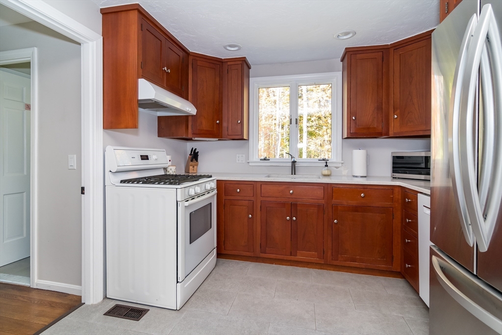 28 Ridge Hill Road Sudbury, MA 01776 - Photo 9 of 35