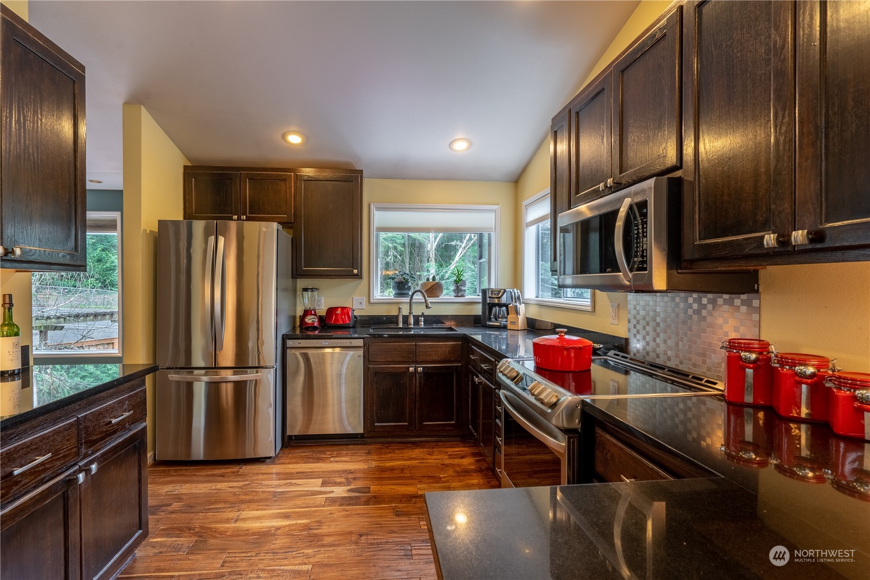 6625 Fisher Road Edmonds, WA 98026 - Photo 14 of 39 Gallery Image 14